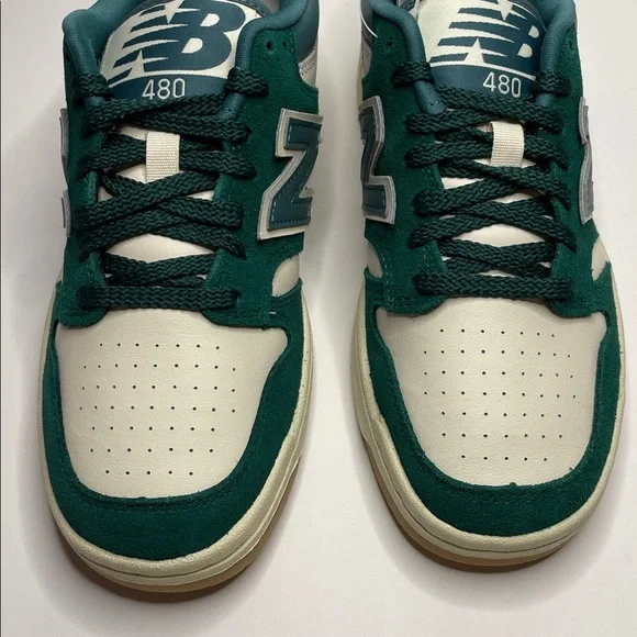 NIB New Balance Women’s Green & Cream Low-Top Sneaker.  Size 7.5 - Picture 5 of 5